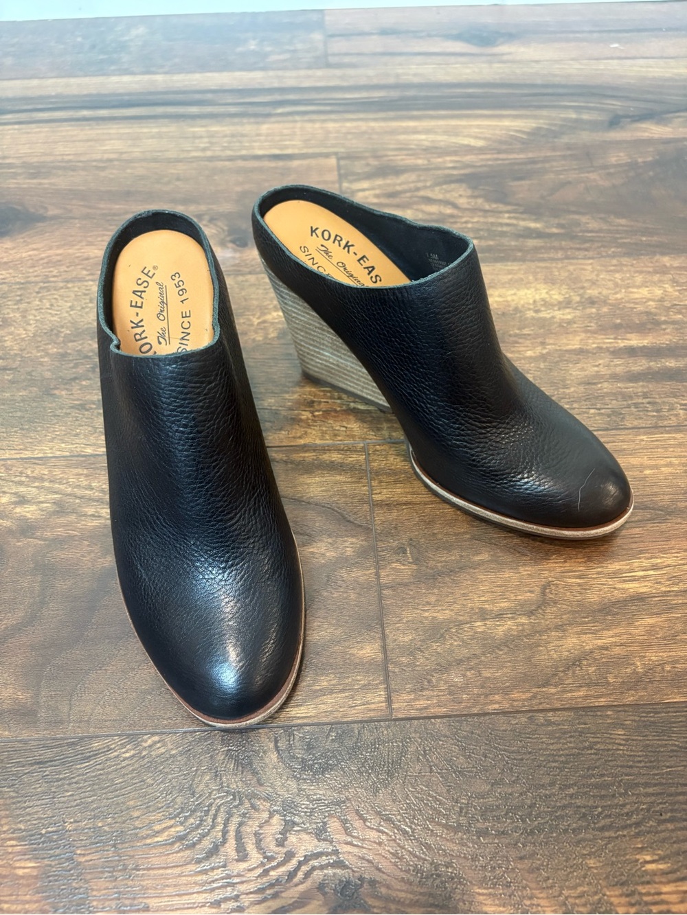 Kork Ease Women's Challis Chunky Heeled Black Leather Mule 7.5M